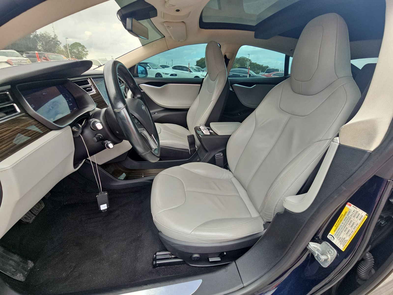 2015 Tesla Model S 85D AWD