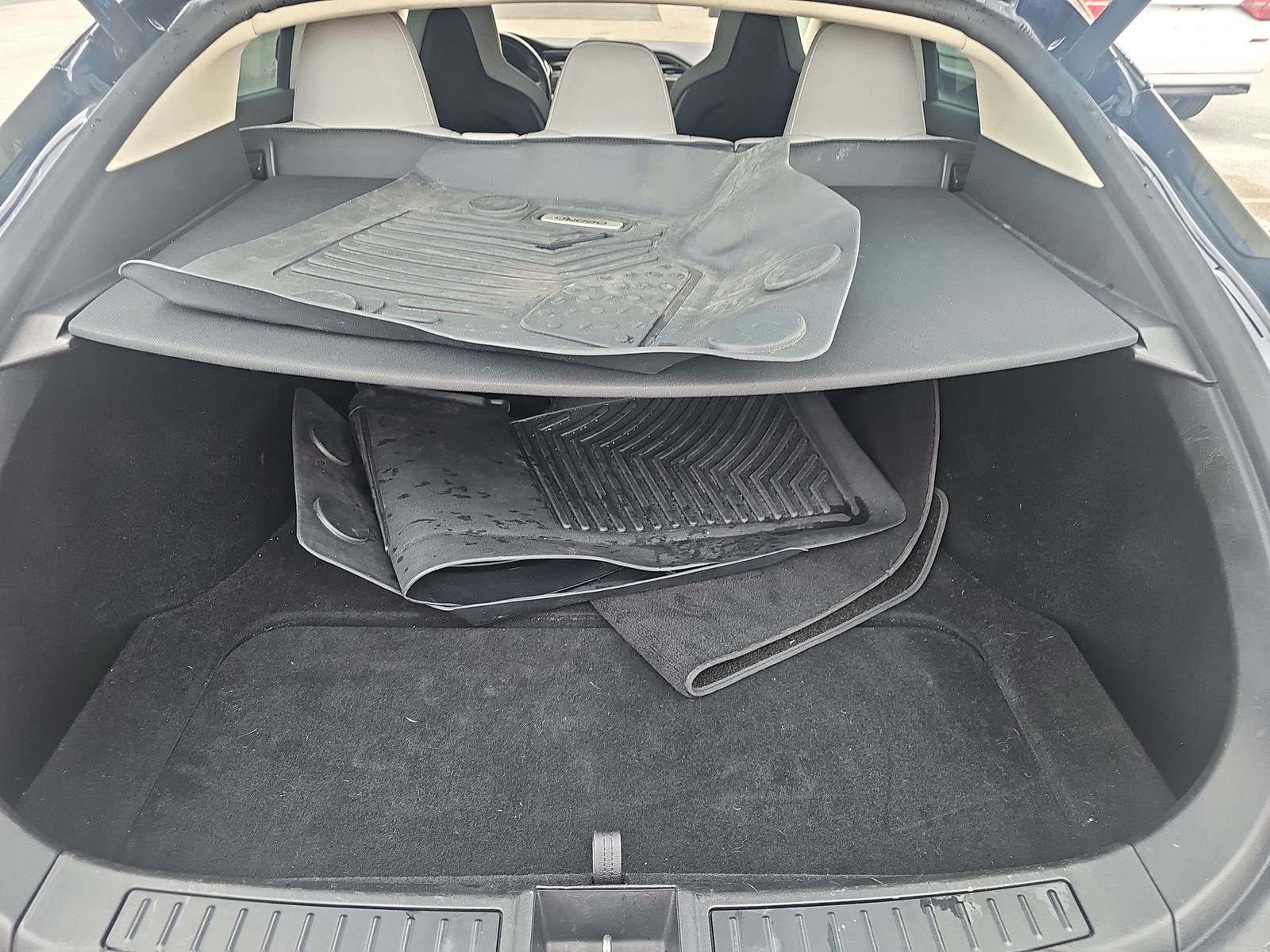 2015 Tesla Model S 85D AWD