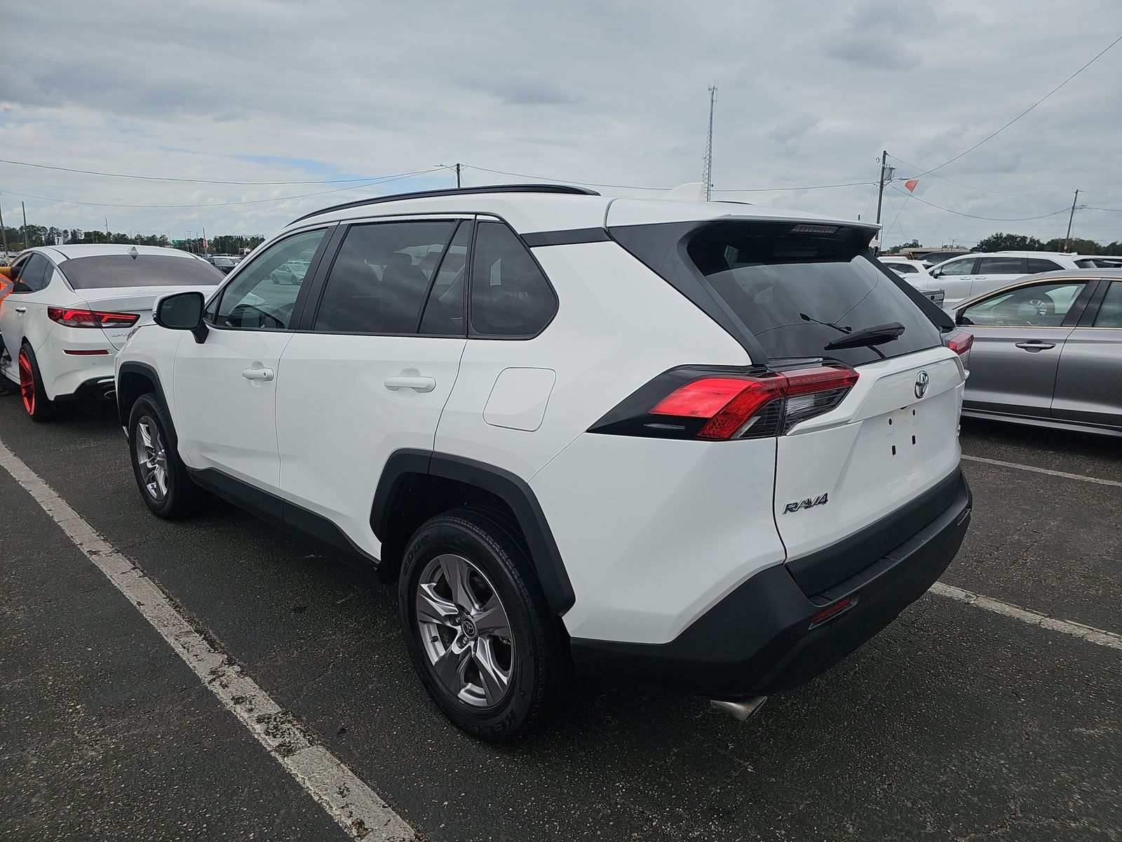 2022 Toyota RAV4 XLE FWD