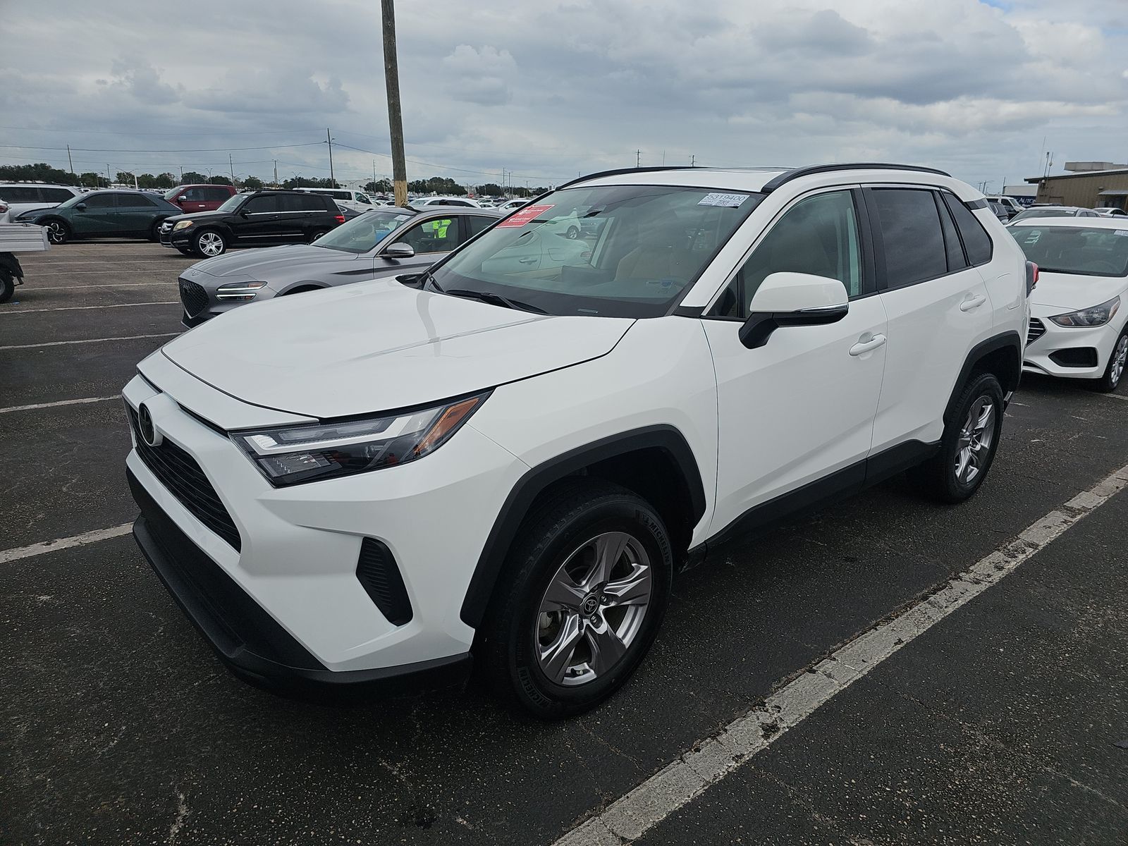2022 Toyota RAV4 XLE FWD