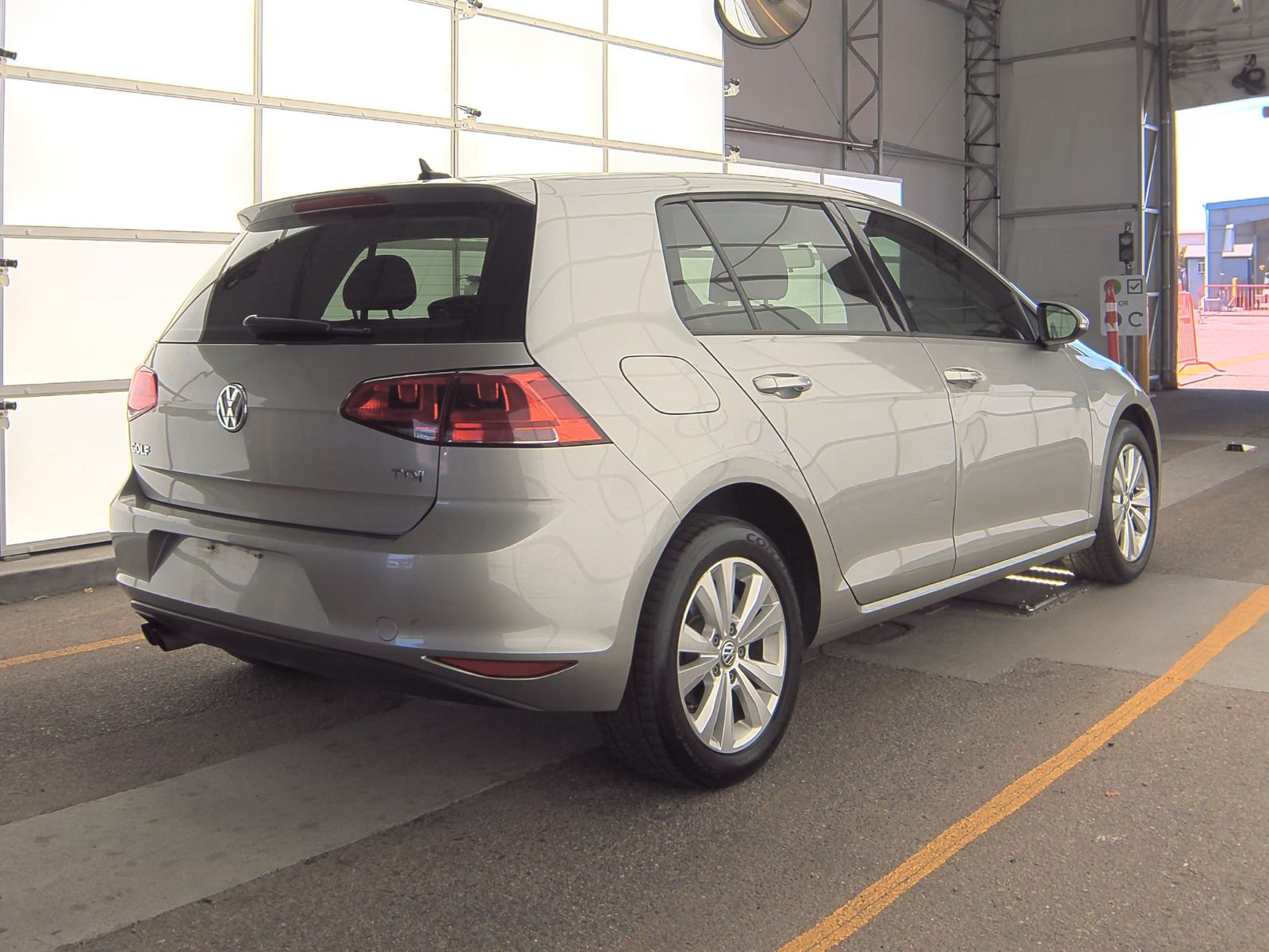 2015 Volkswagen Golf 2.0L TDI S FWD