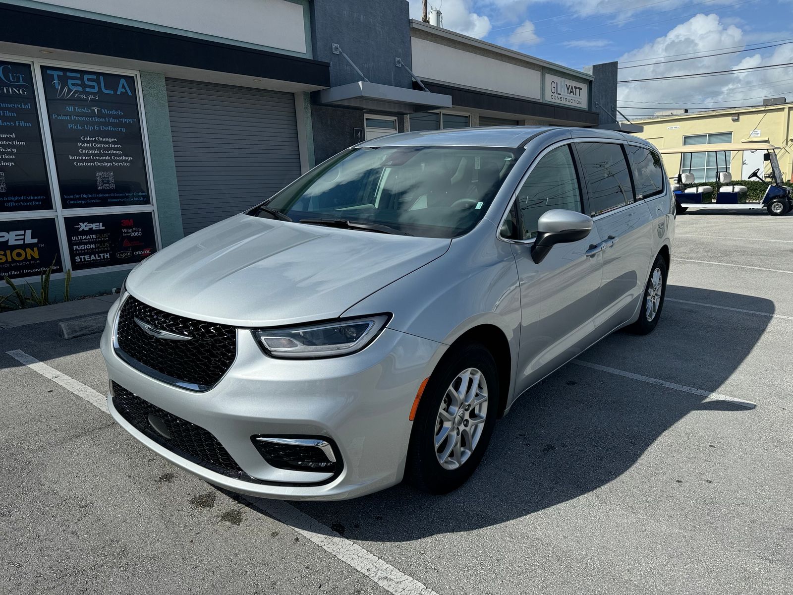 2023 Chrysler Pacifica Touring L 121.6