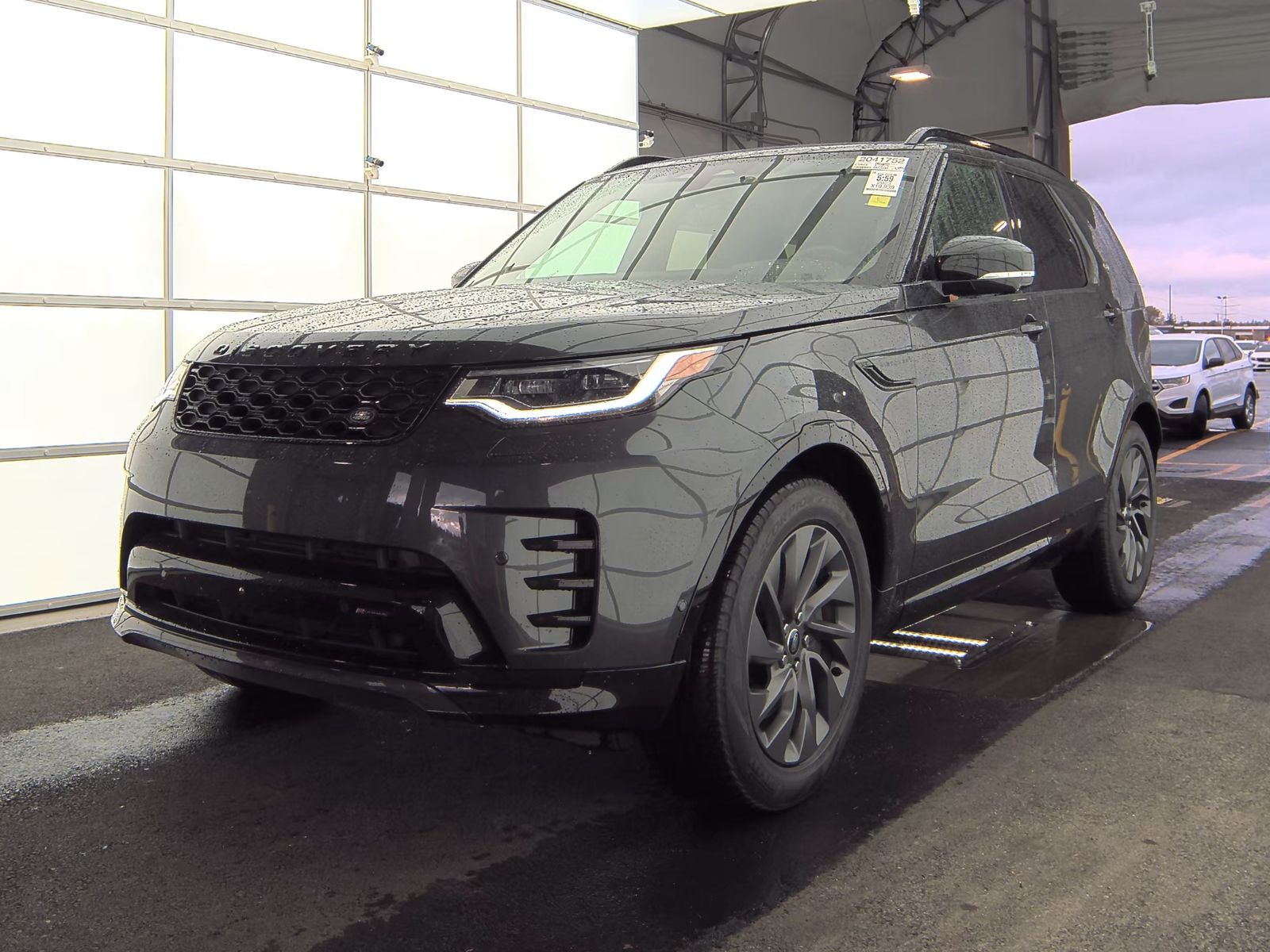 2023 Land Rover Discovery R-Dynamic S
