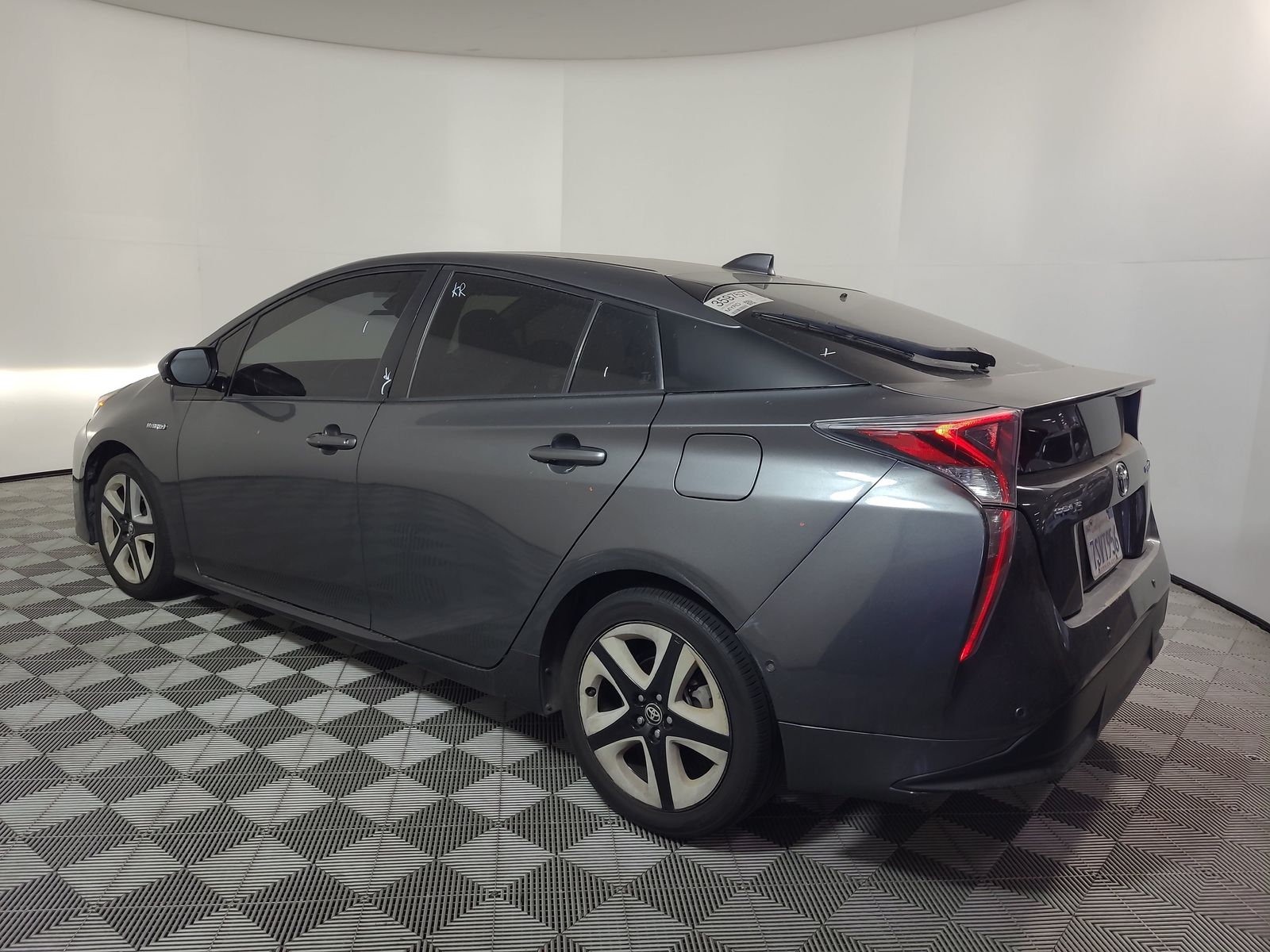 2016 Toyota Prius Four Touring FWD