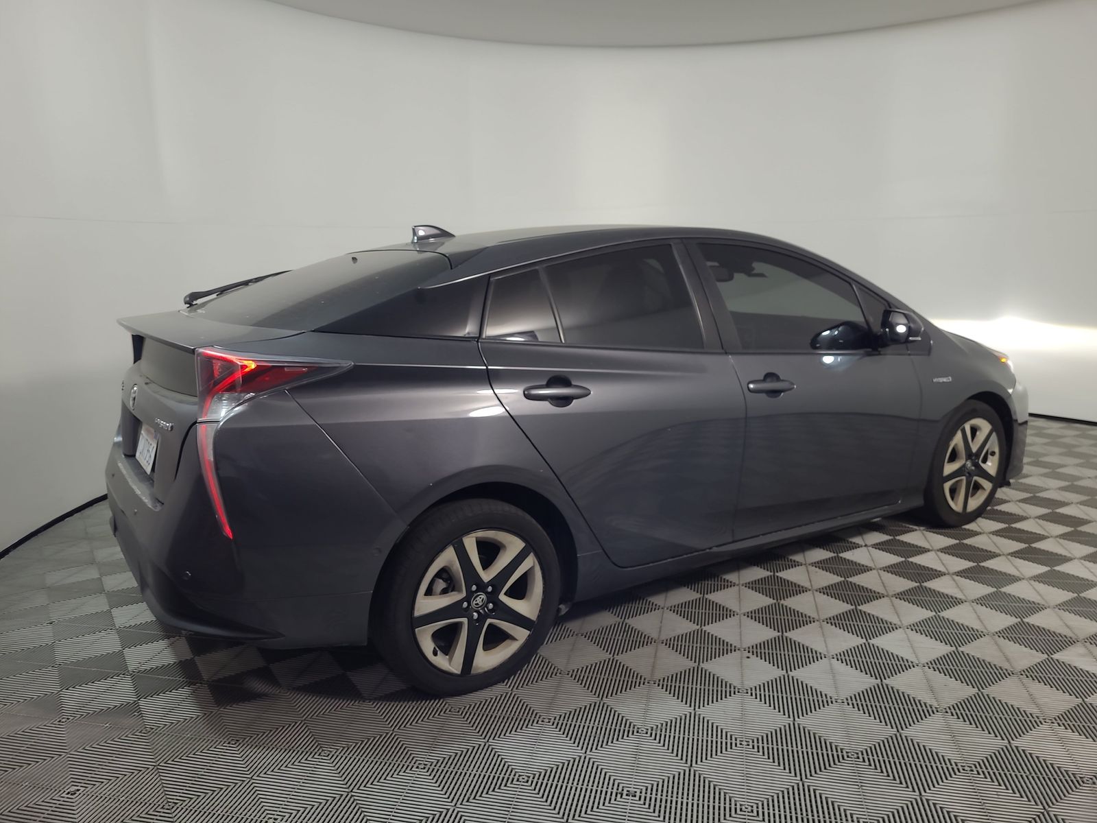 2016 Toyota Prius Four Touring FWD