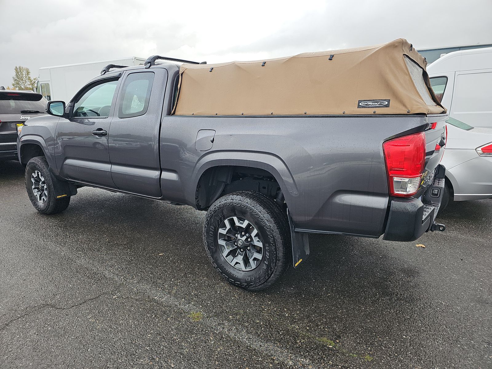 2017 Toyota Tacoma SR AWD