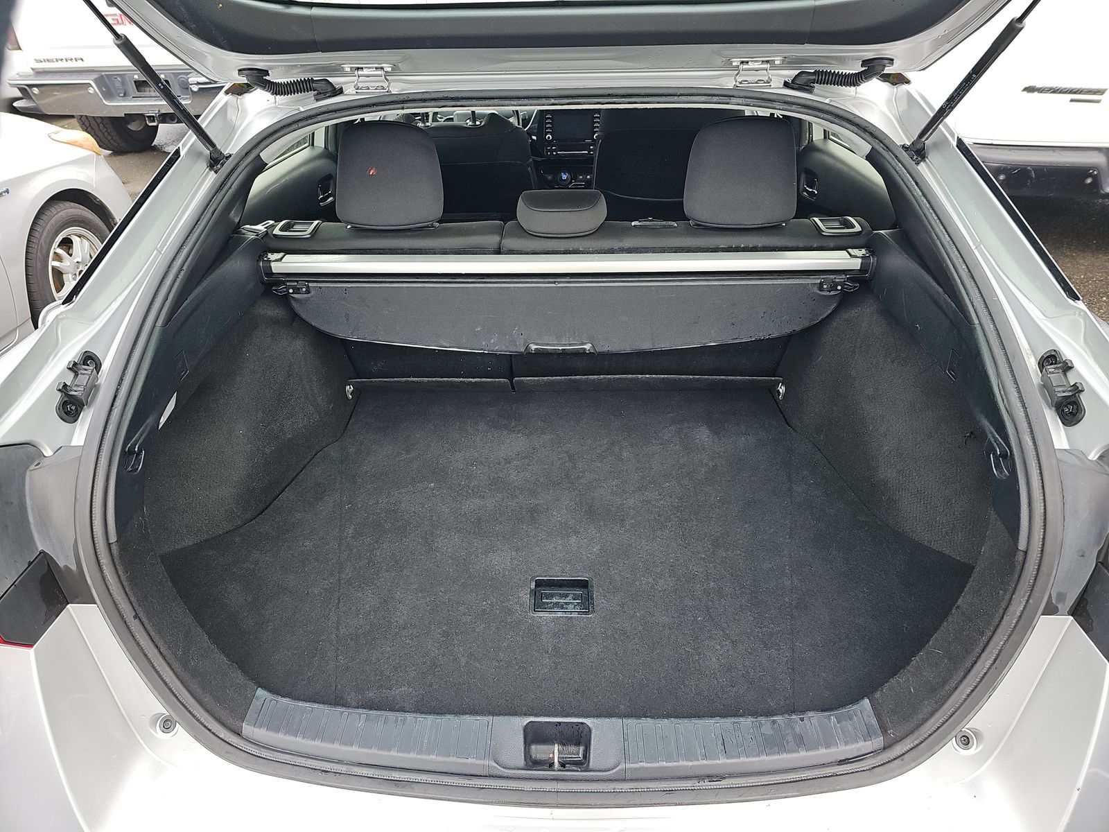 2021 Toyota Prius LE FWD