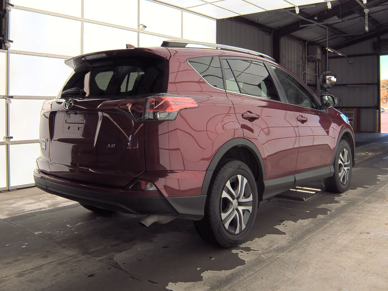 2018 Toyota RAV4 LE FWD