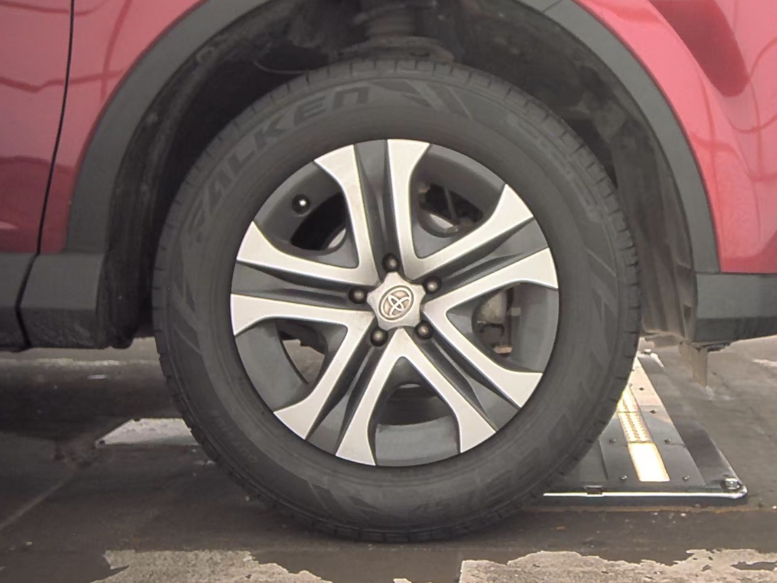 2018 Toyota RAV4 LE FWD