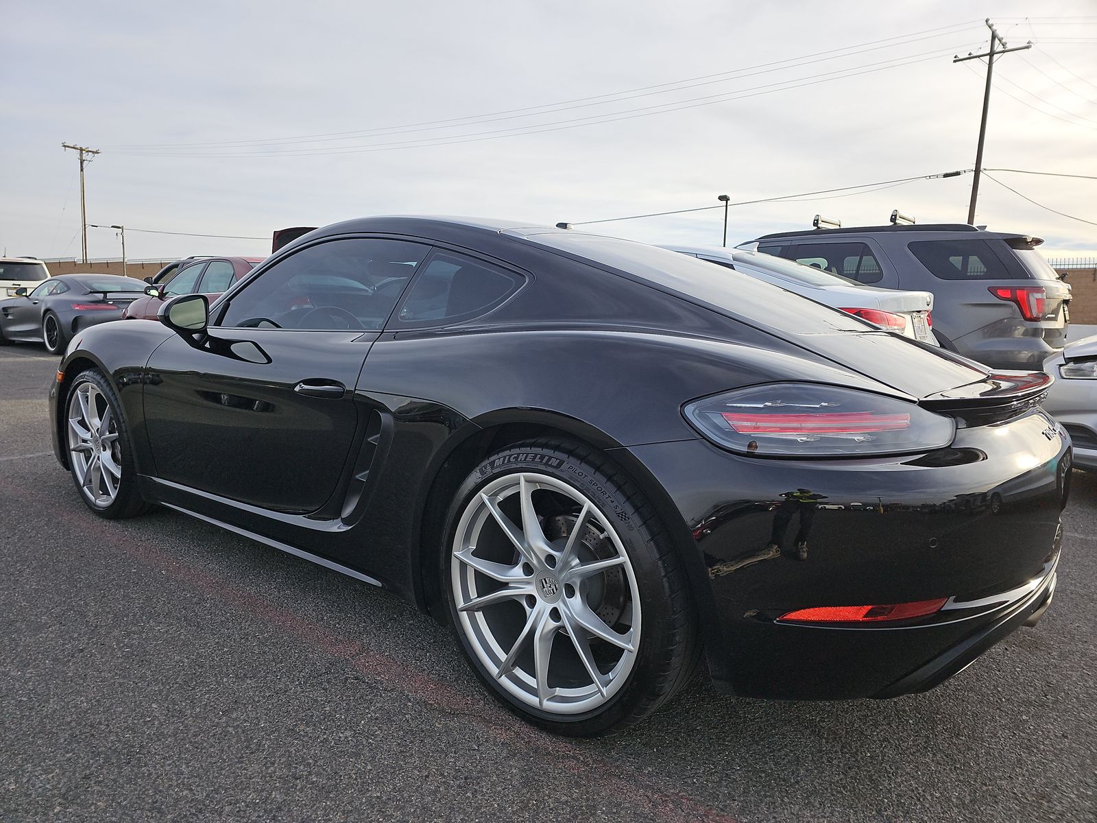 2018 Porsche 718 Cayman Base RWD