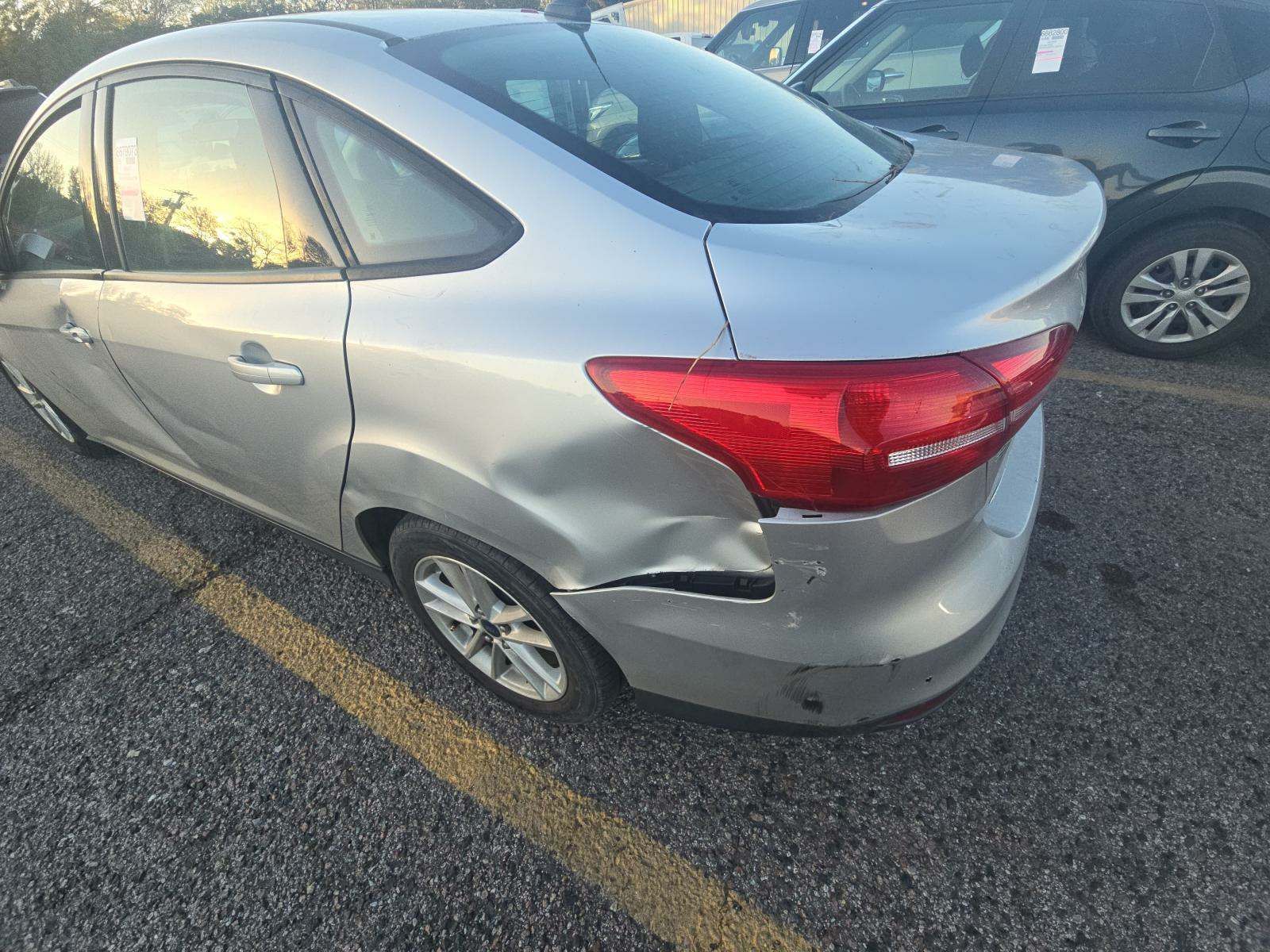 2016 Ford Focus SE FWD