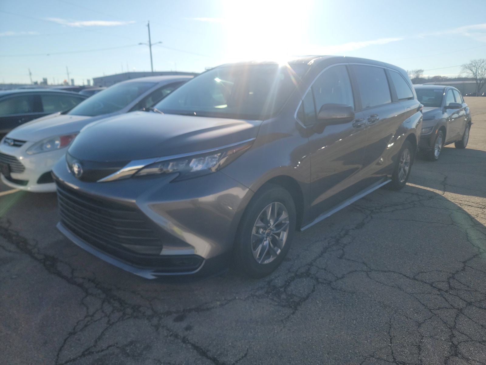 2024 Toyota Sienna LE 8-Passenger 120.5