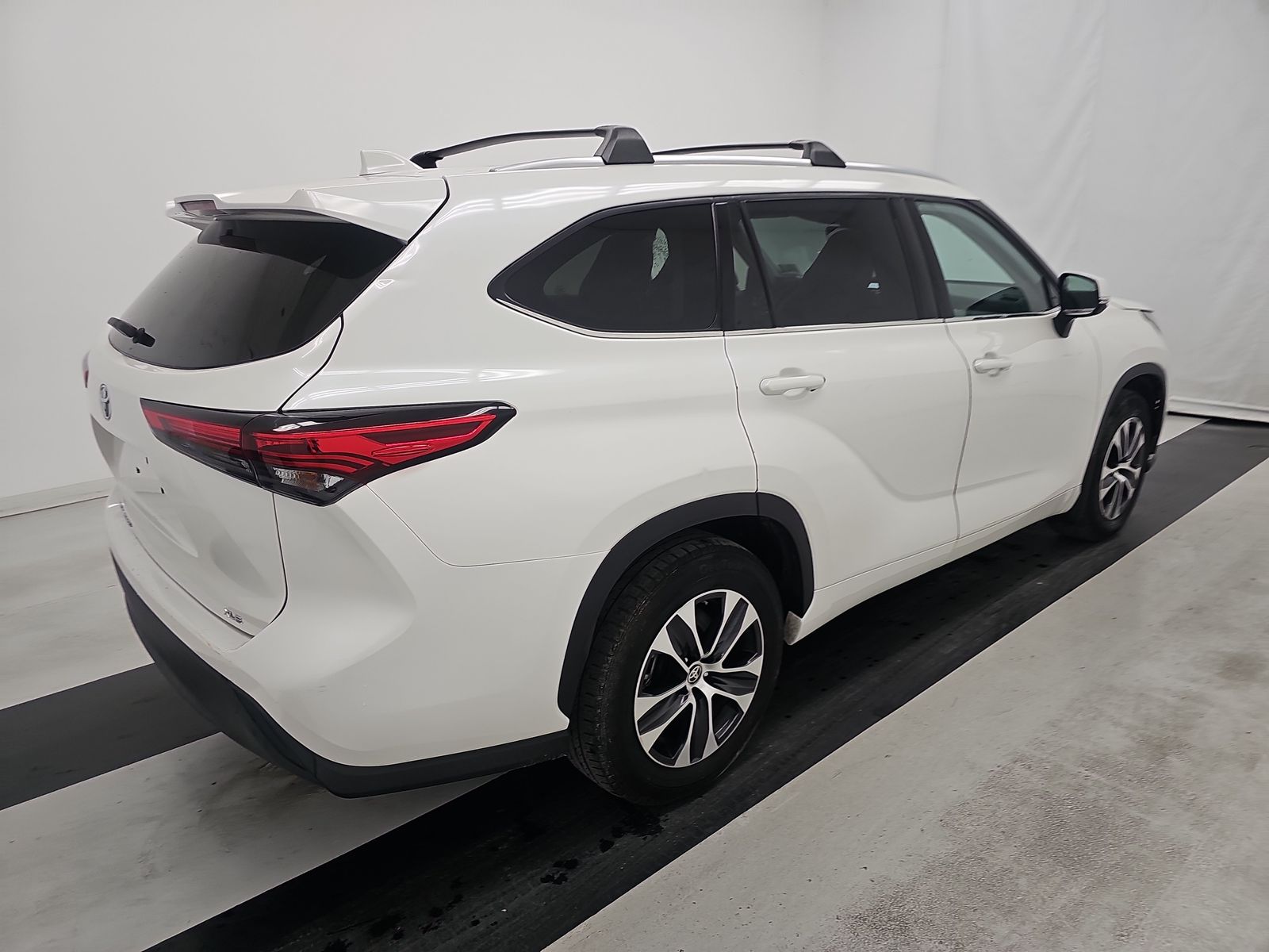 2020 Toyota Highlander XLE FWD