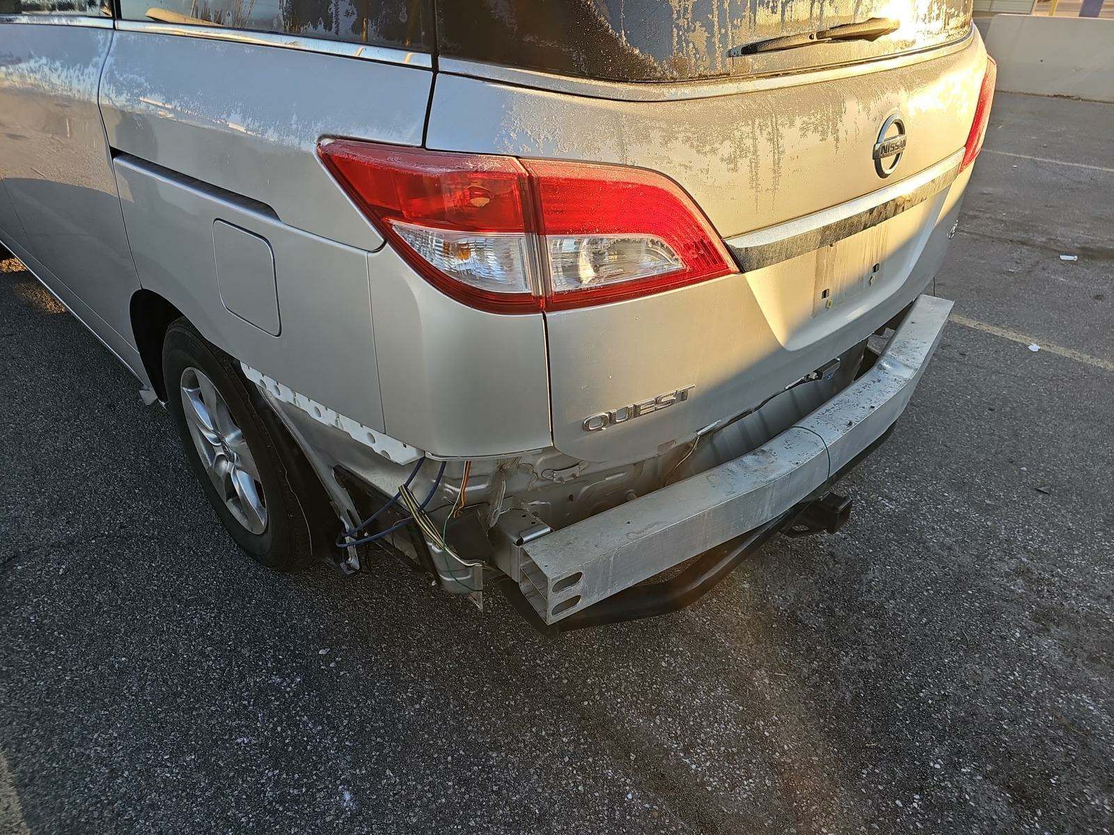 2016 Nissan Quest SV FWD