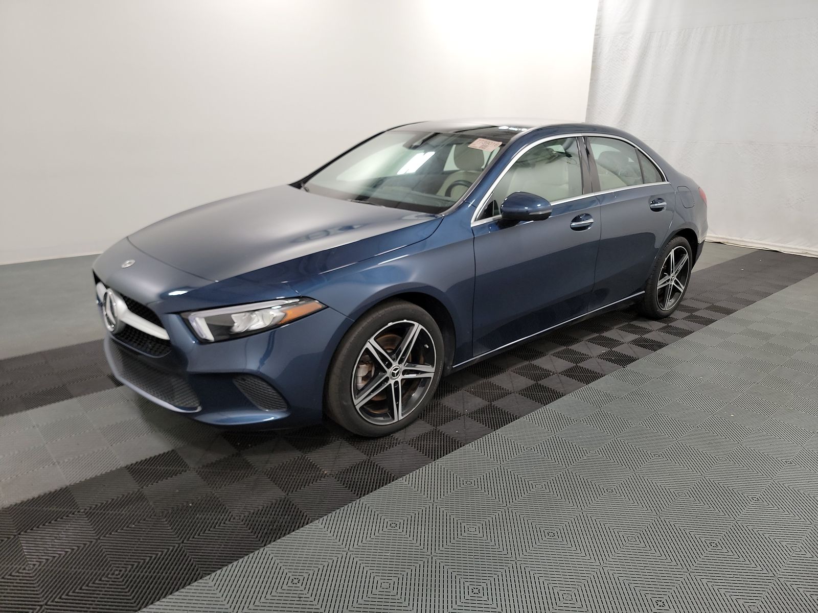 2022 Mercedes-Benz A 220 4MATIC