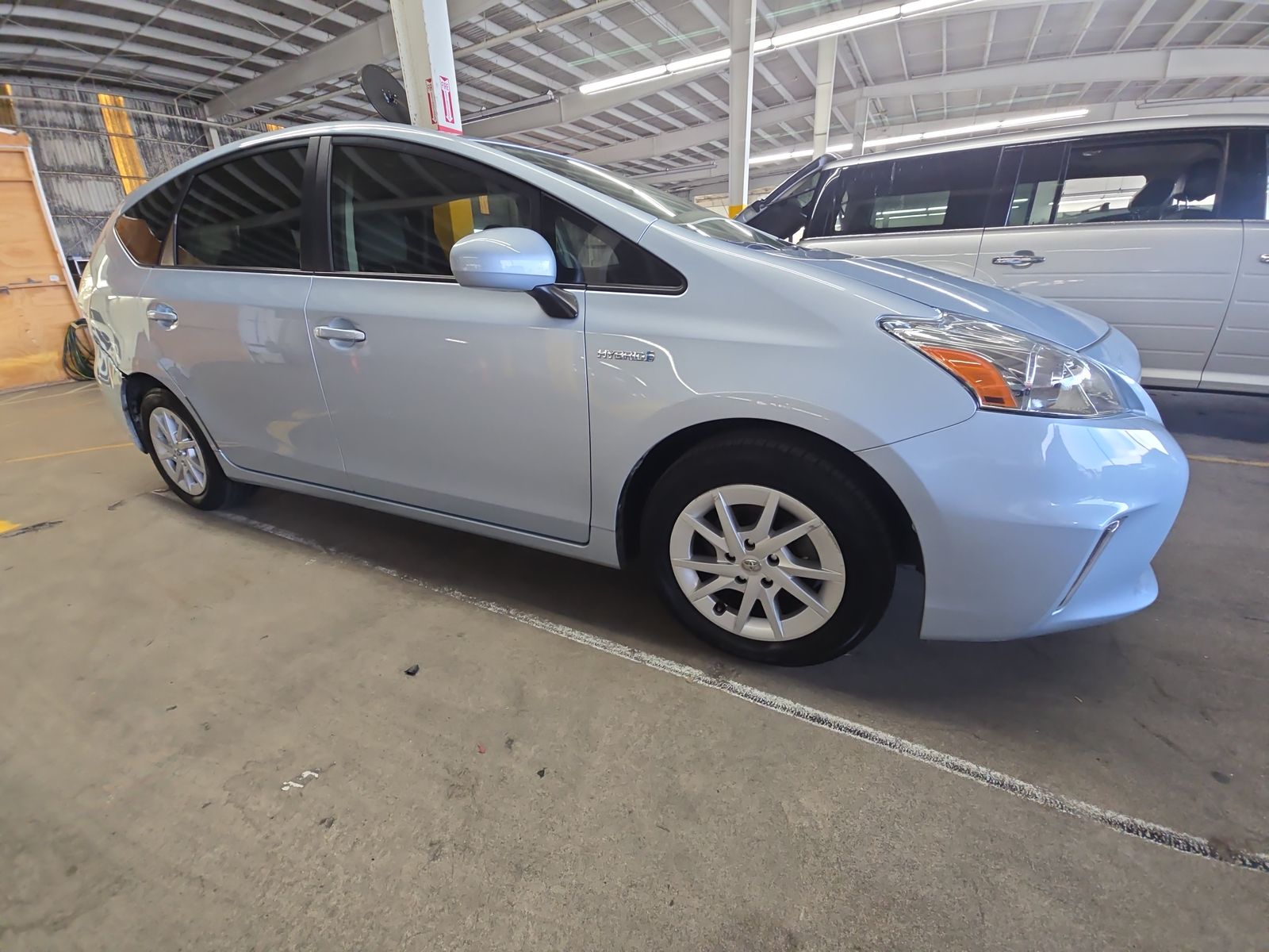 2014 Toyota Prius v Two FWD