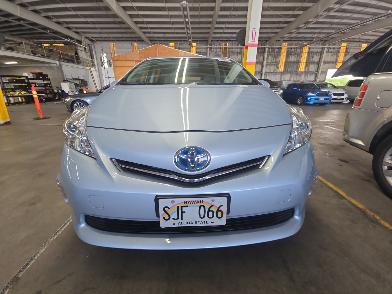 2014 Toyota Prius v Two FWD