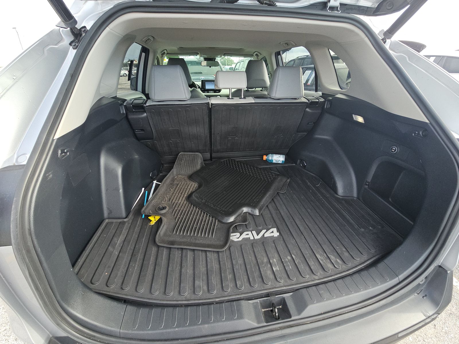 2022 Toyota RAV4 Hybrid XLE Premium AWD
