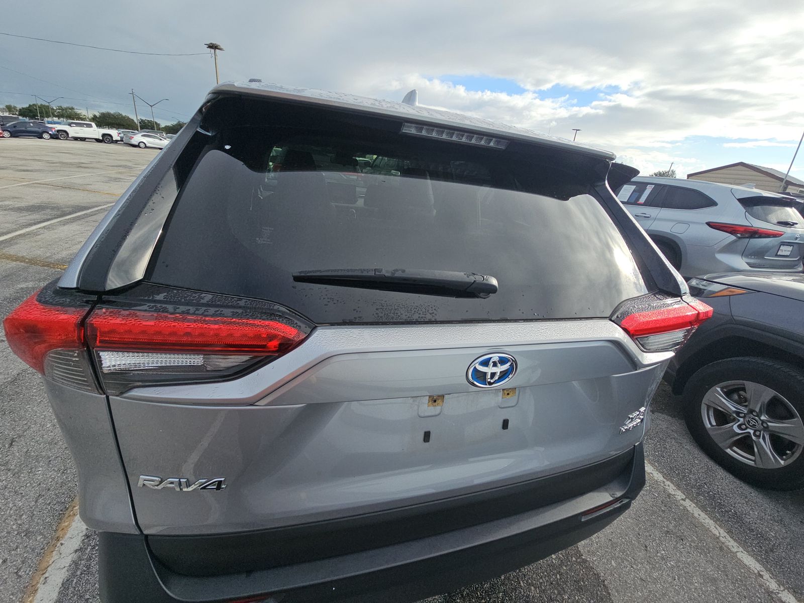 2022 Toyota RAV4 Hybrid XLE Premium AWD