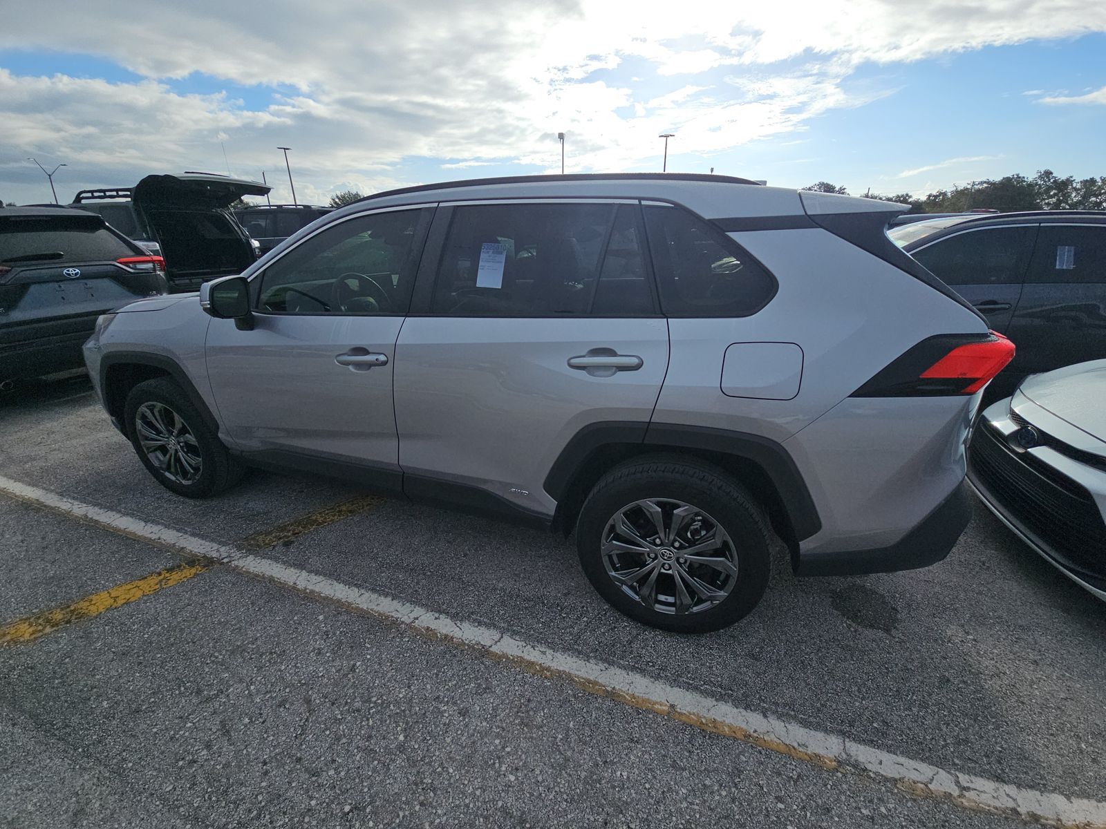 2022 Toyota RAV4 Hybrid XLE Premium AWD