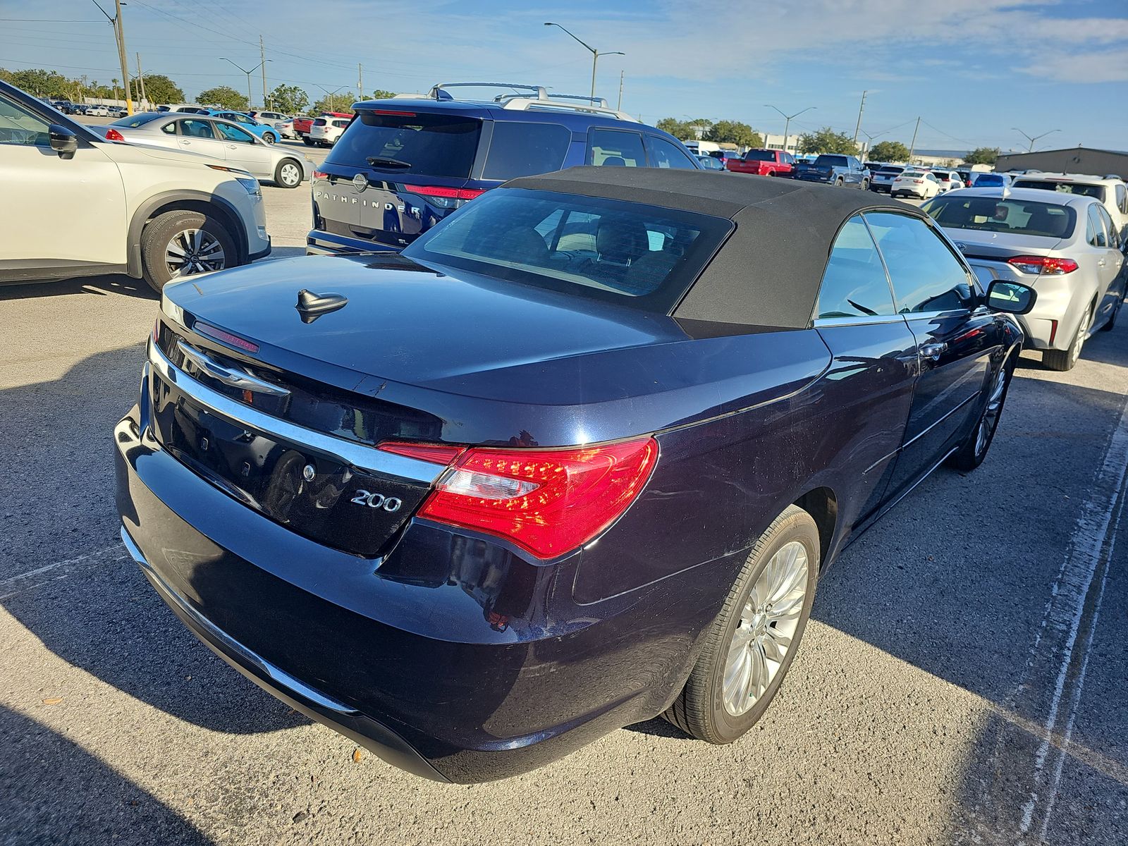 2011 Chrysler 200 Touring FWD