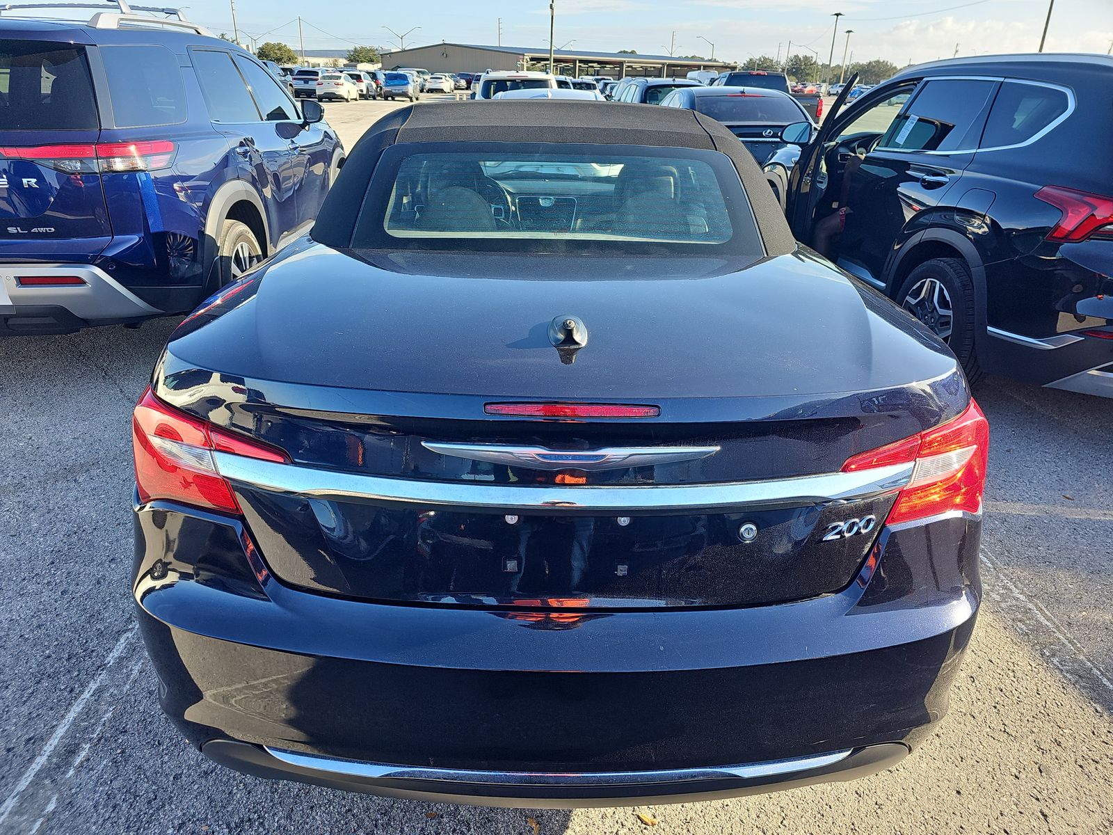 2011 Chrysler 200 Touring FWD