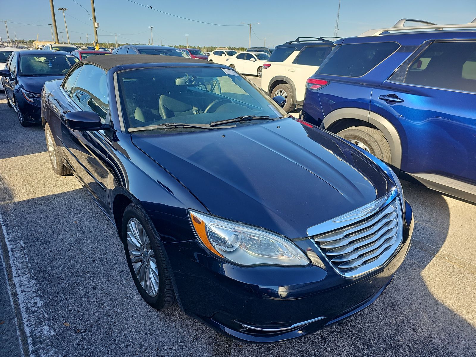 2011 Chrysler 200 Touring FWD