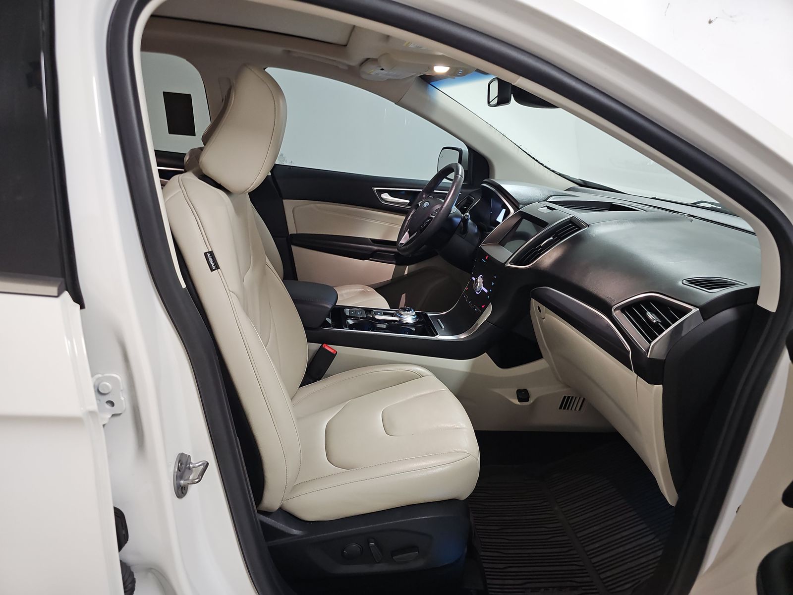 2020 Ford Edge Titanium FWD