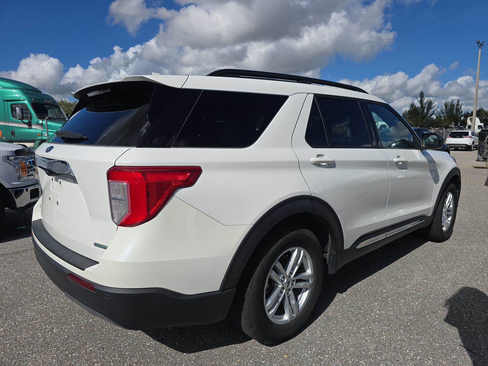 2020 Ford Explorer XLT RWD
