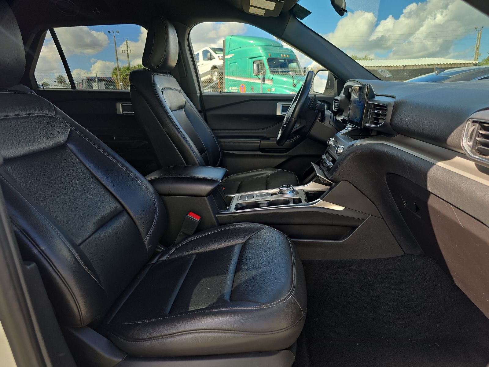 2020 Ford Explorer XLT RWD