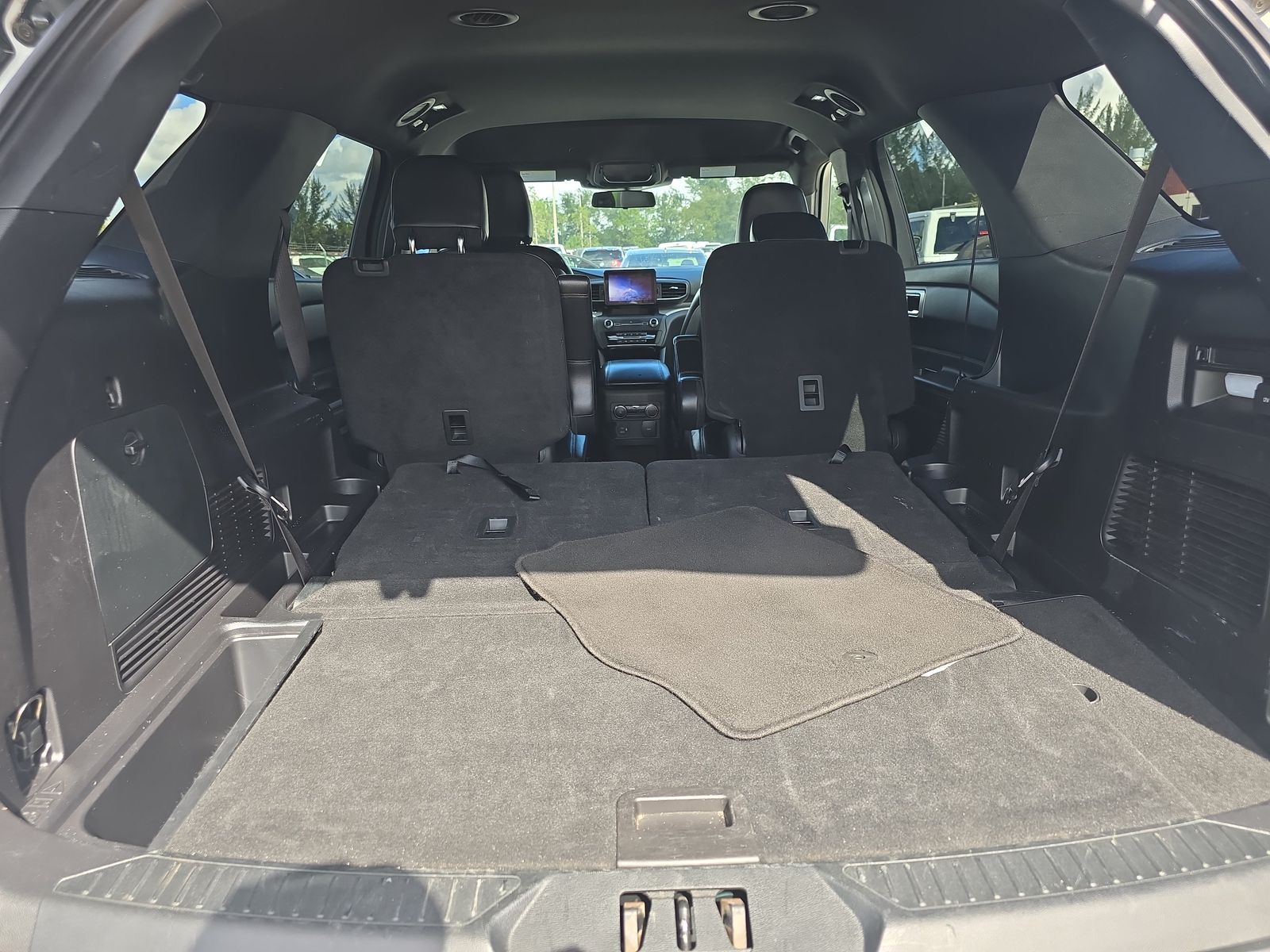 2020 Ford Explorer XLT RWD