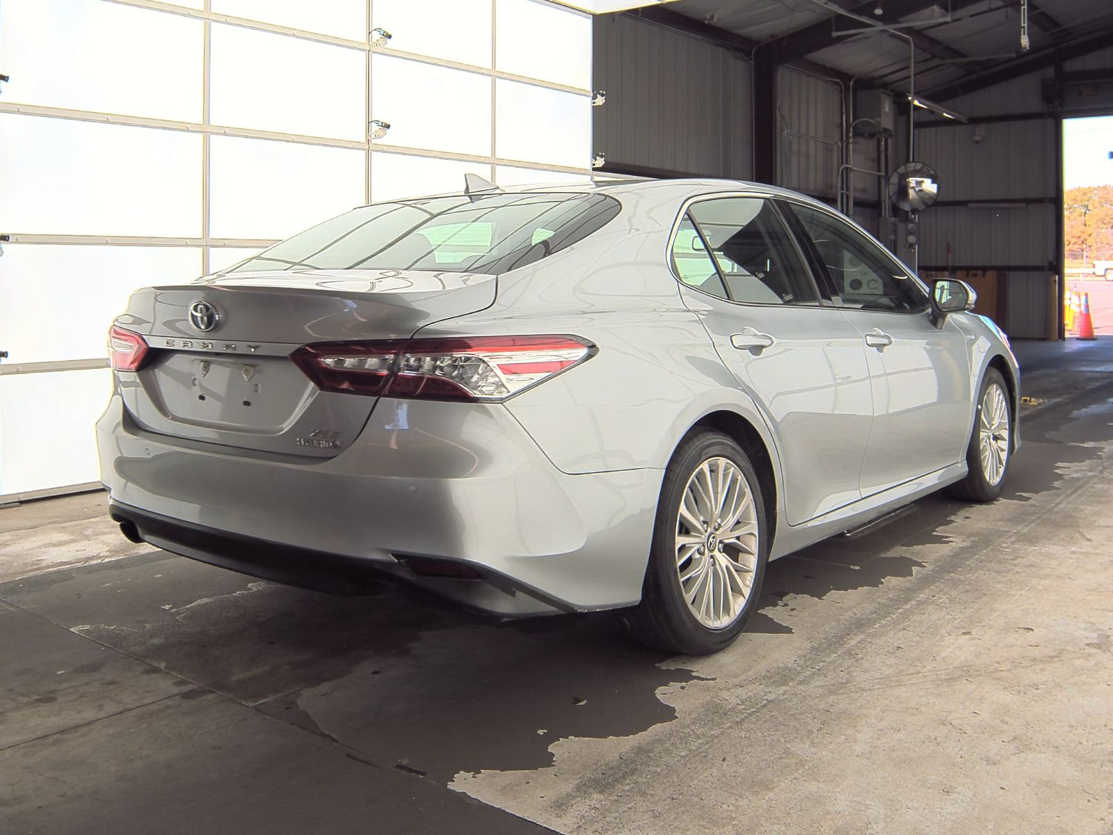 2019 Toyota Camry Hybrid XLE FWD