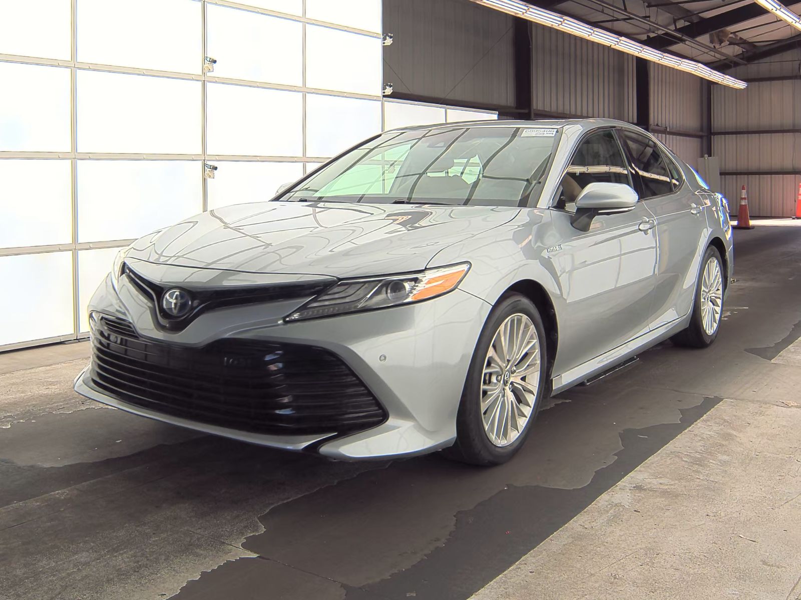 2019 Toyota Camry Hybrid XLE FWD