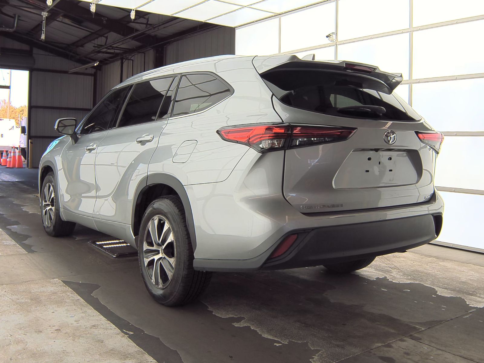 2021 Toyota Highlander XLE FWD