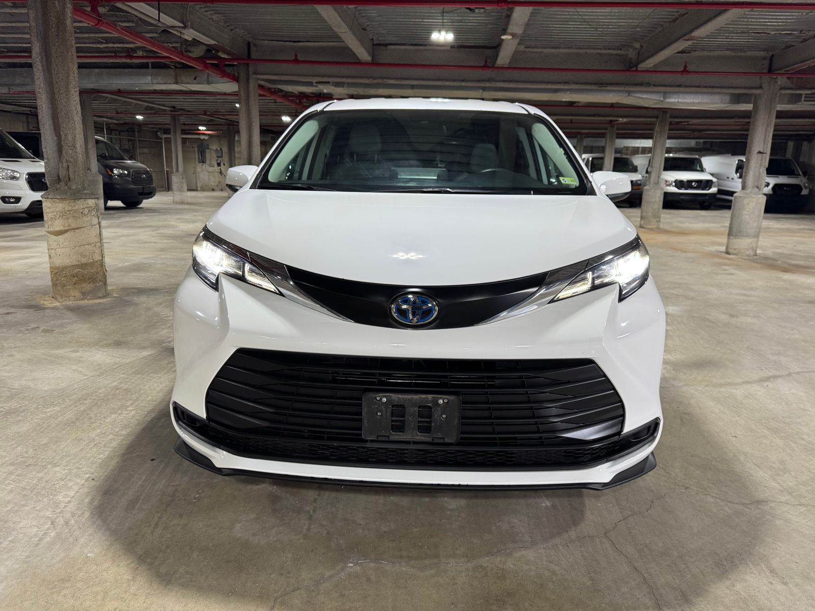 2023 Toyota Sienna LE 8-Passenger 120.5