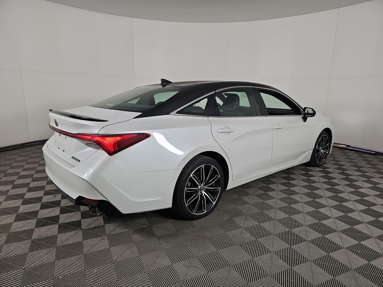 2019 Toyota Avalon Touring FWD