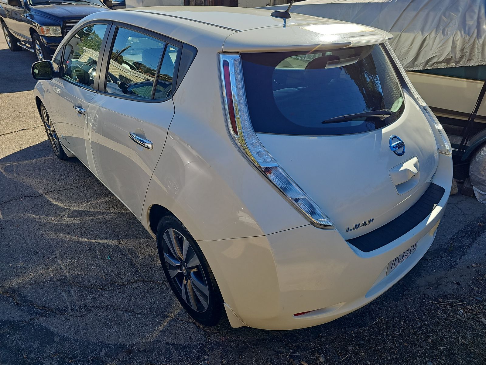 2015 Nissan LEAF SL FWD