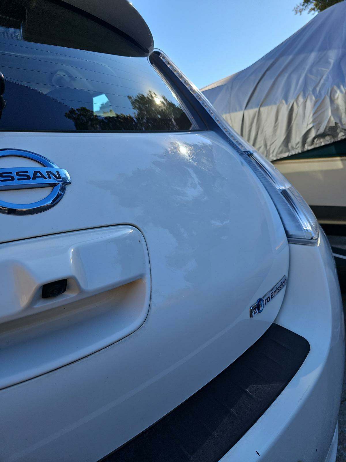 2015 Nissan LEAF SL FWD