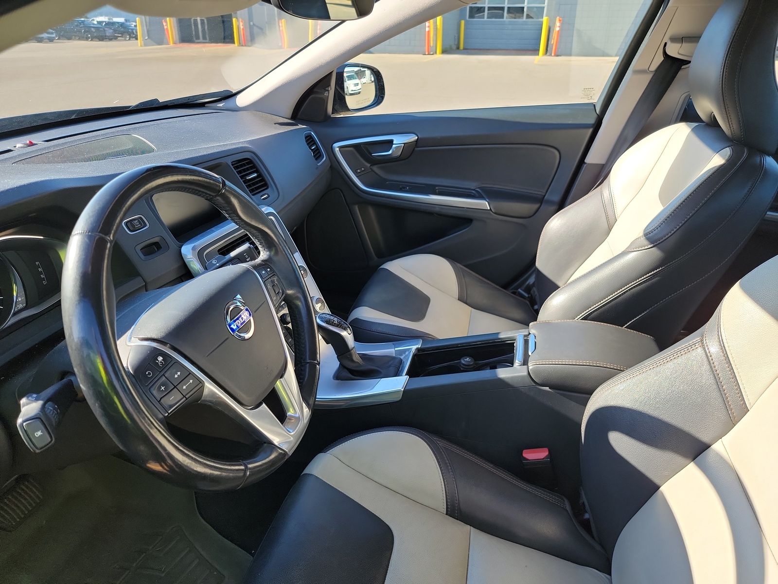 2017 Volvo S60 Cross Country T5 Platinum AWD