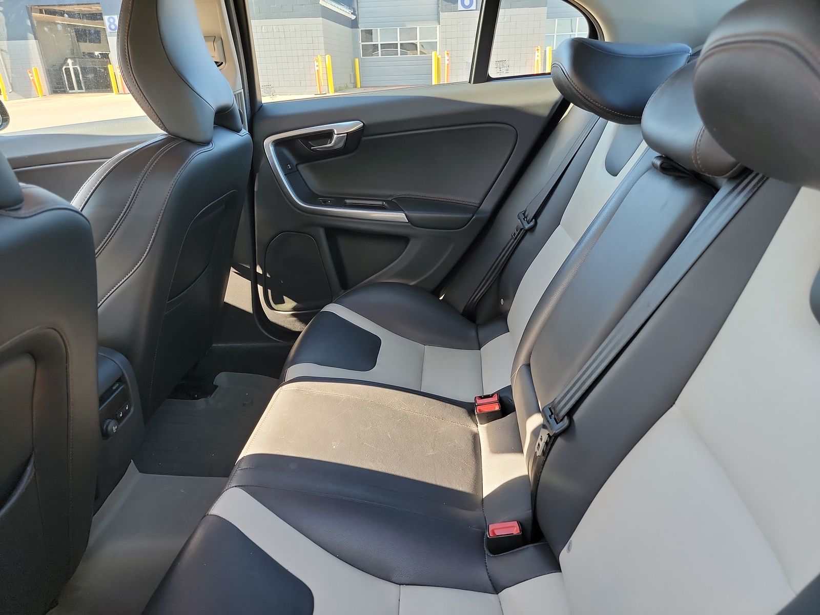 2017 Volvo S60 Cross Country T5 Platinum AWD