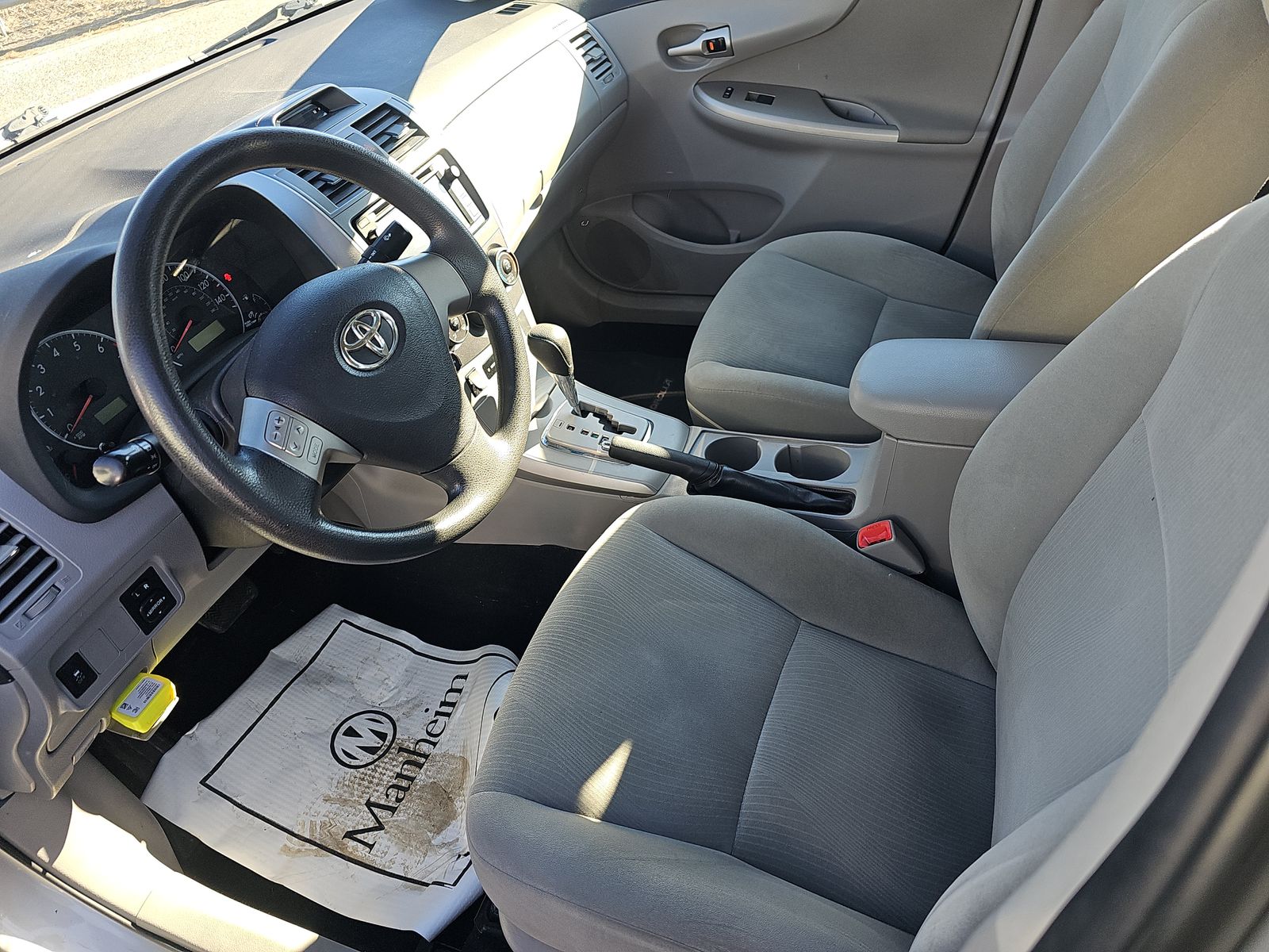 2013 Toyota Corolla LE FWD