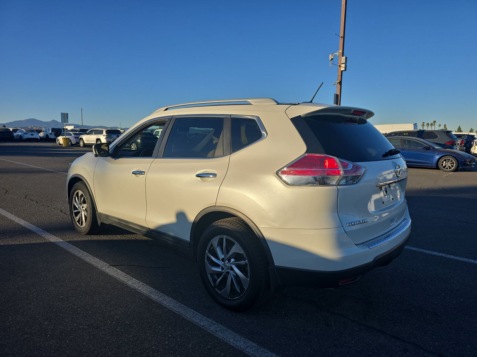 2016 Nissan Rogue SL FWD