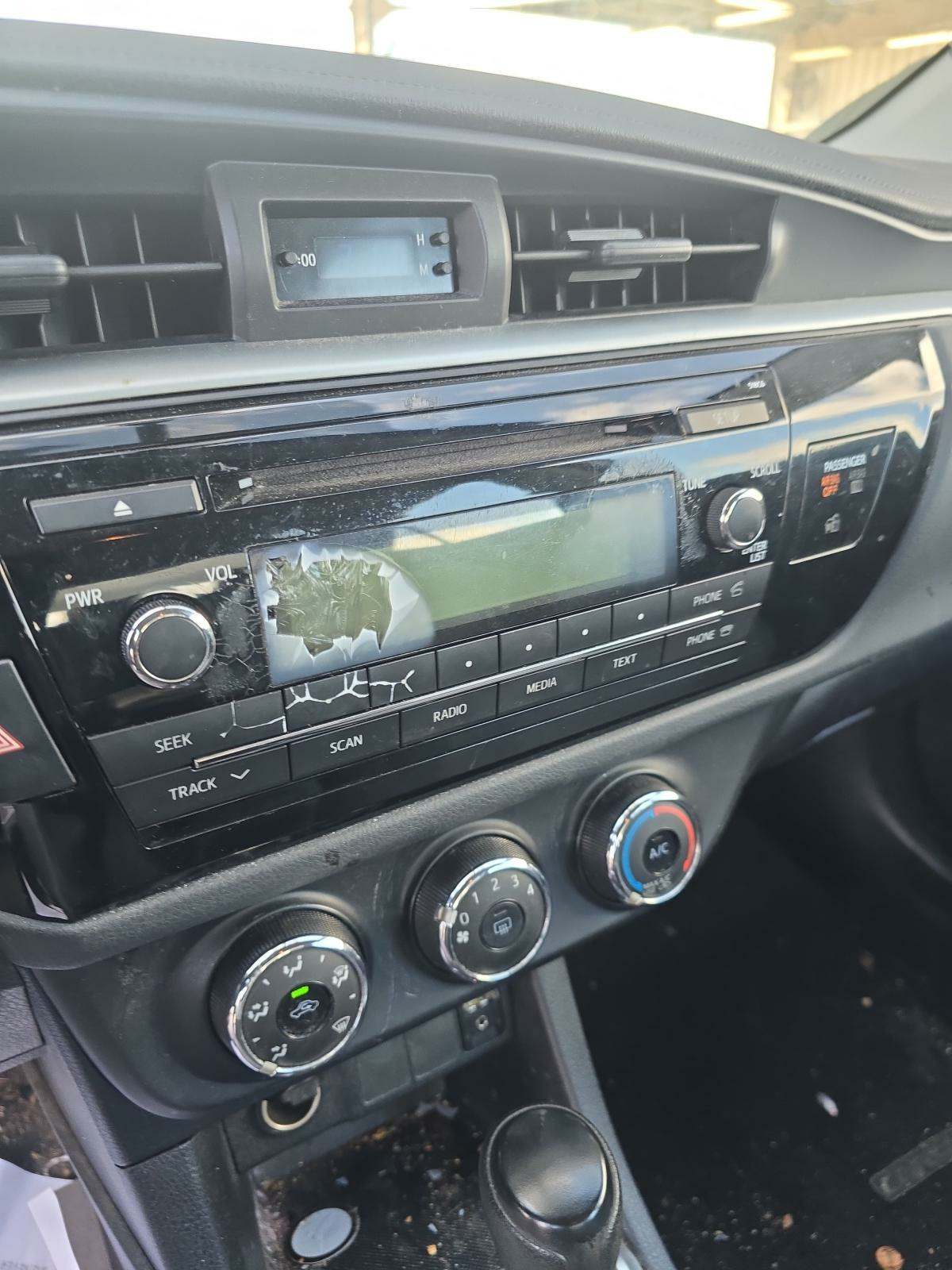 2015 Toyota Corolla L FWD