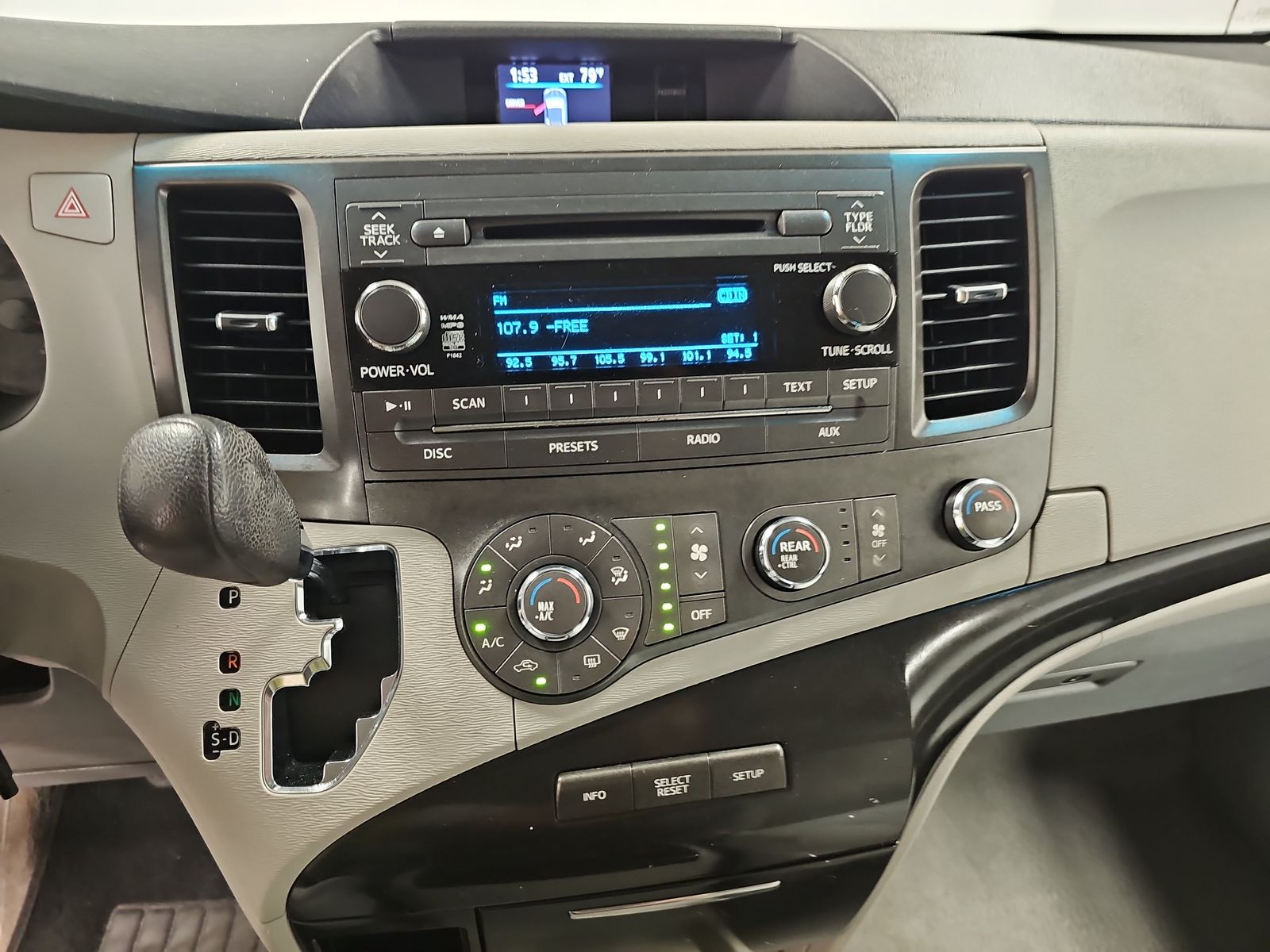 2011 Toyota Sienna LE FWD