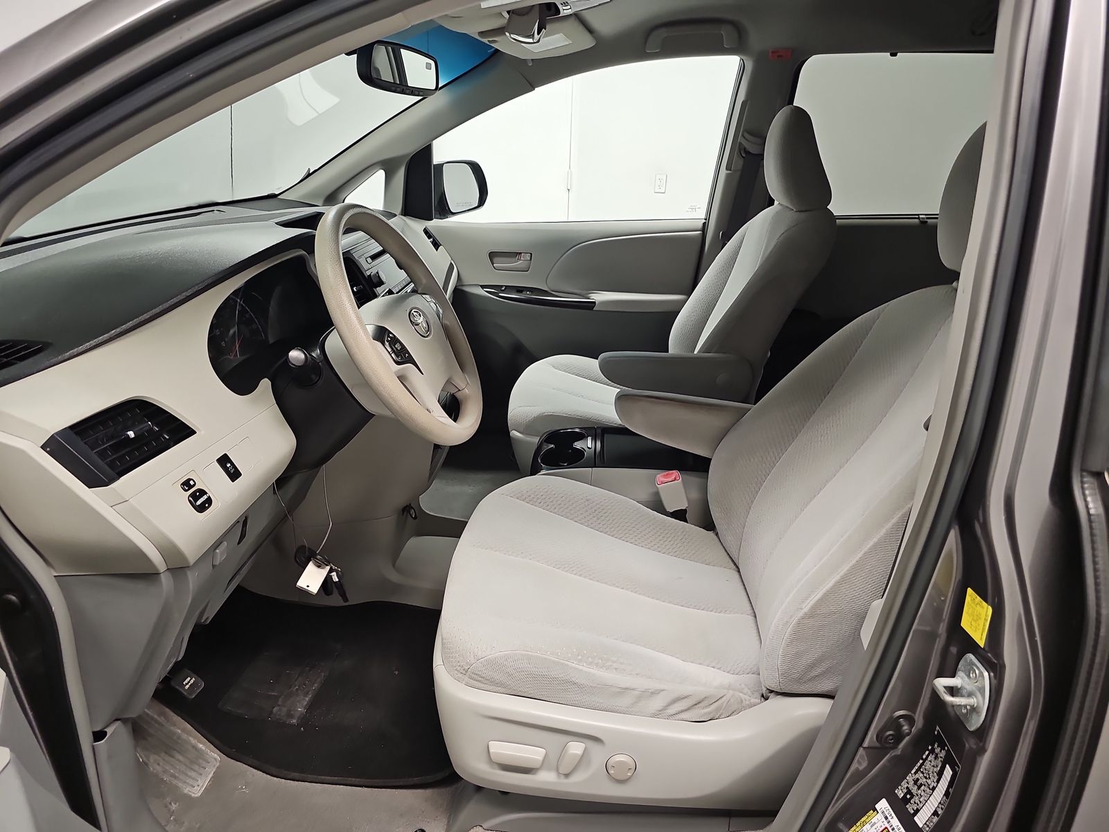 2011 Toyota Sienna LE FWD