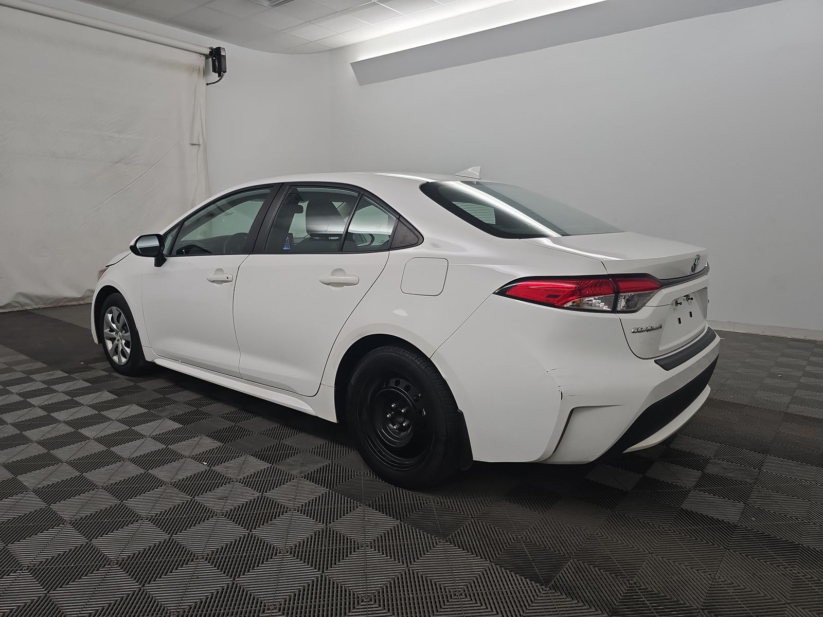 2020 Toyota Corolla LE FWD