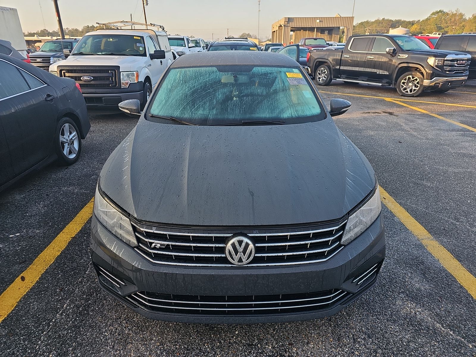 2017 Volkswagen Passat 1.8T R-Line FWD