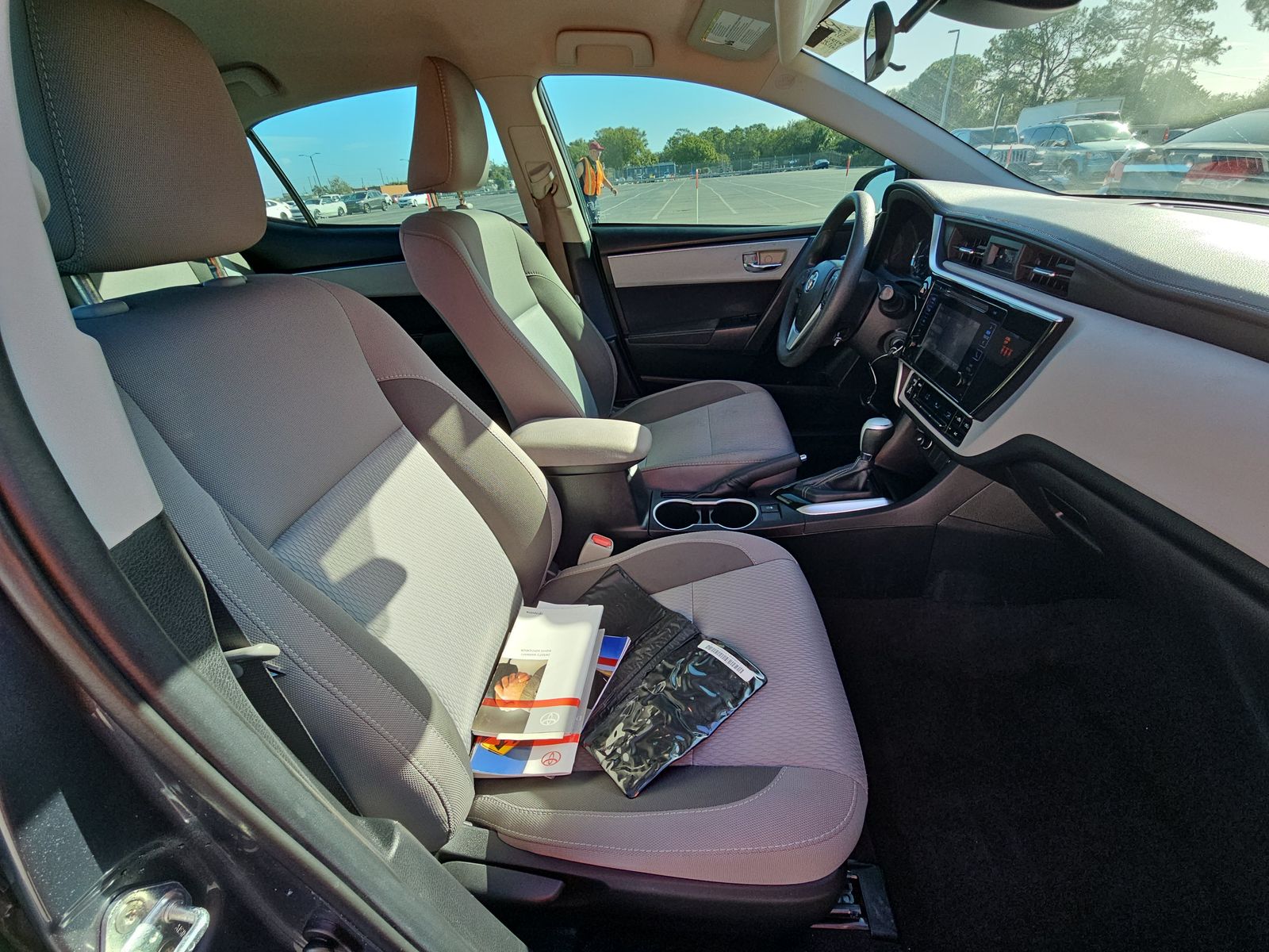 2018 Toyota Corolla LE FWD