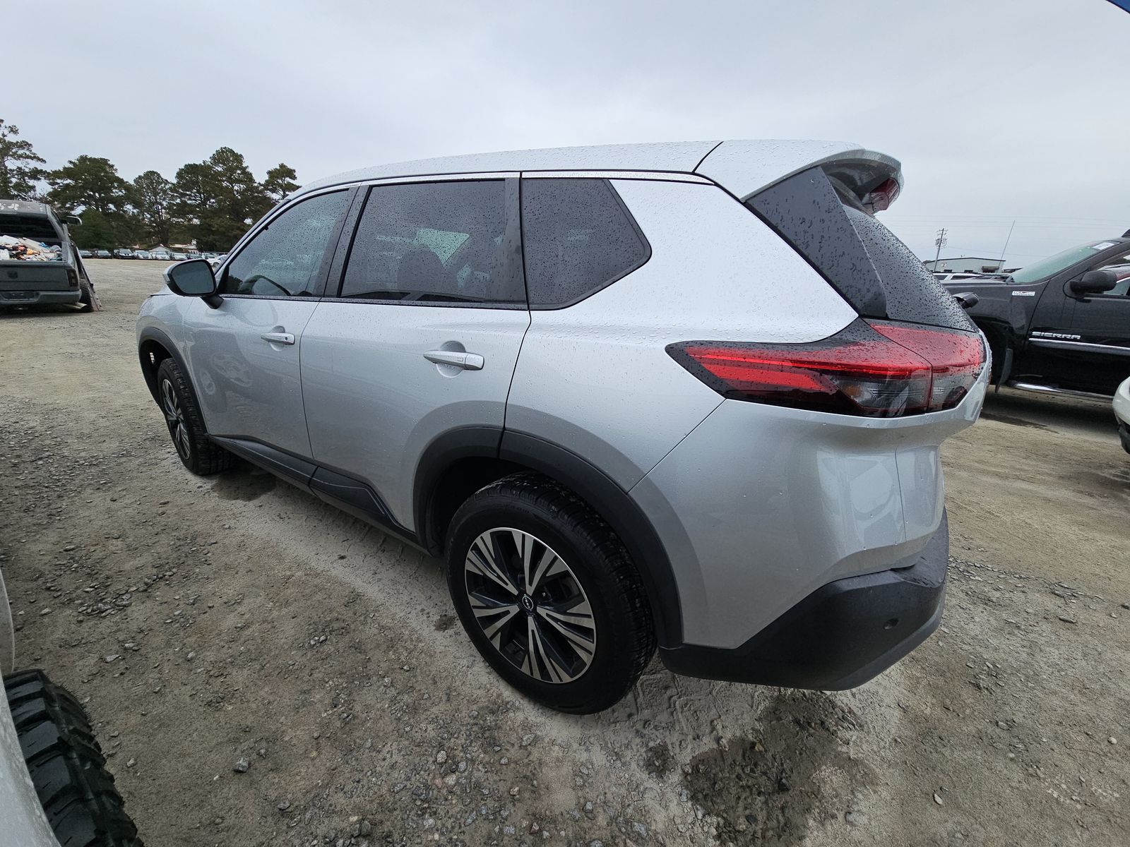 2022 Nissan Rogue SV FWD