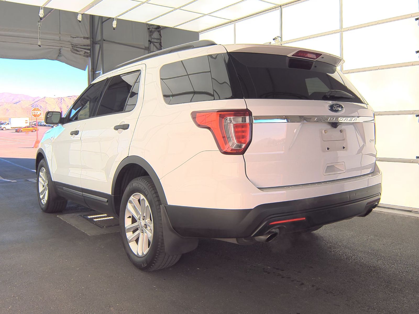 2017 Ford Explorer Base FWD